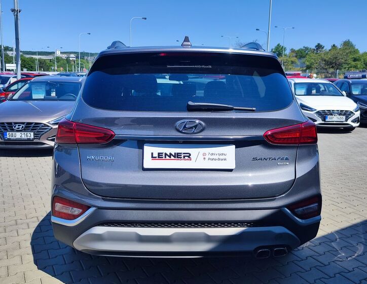 Hyundai Santa Fe 6