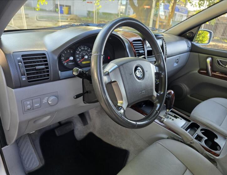 KIA Sorento 11