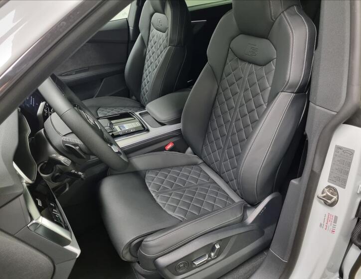 Audi SQ8 9