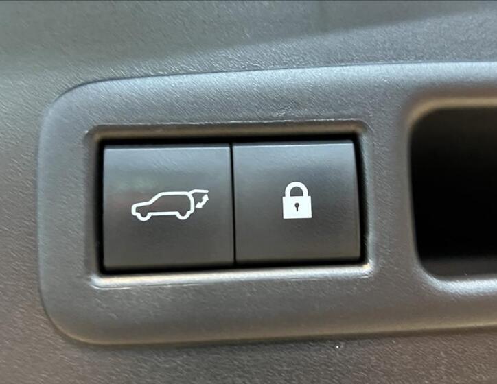 Lexus UX 250h 15