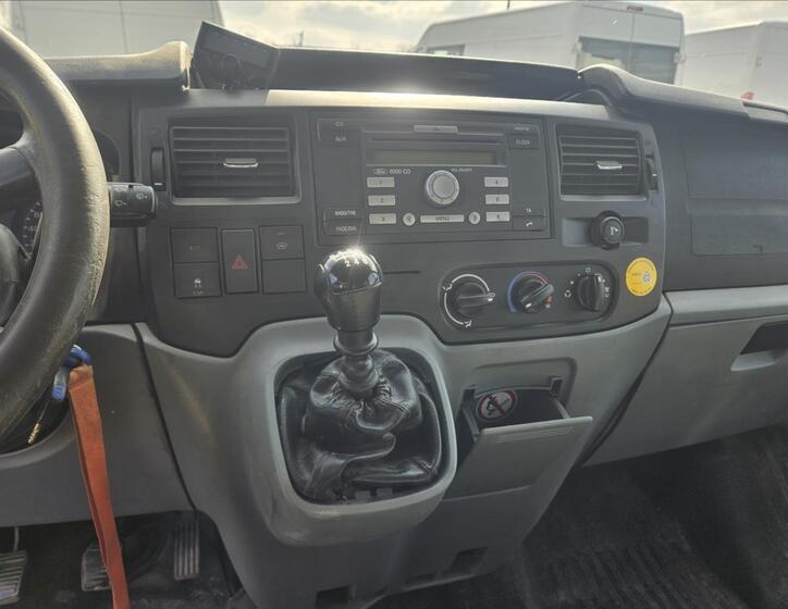 Ford Transit 9