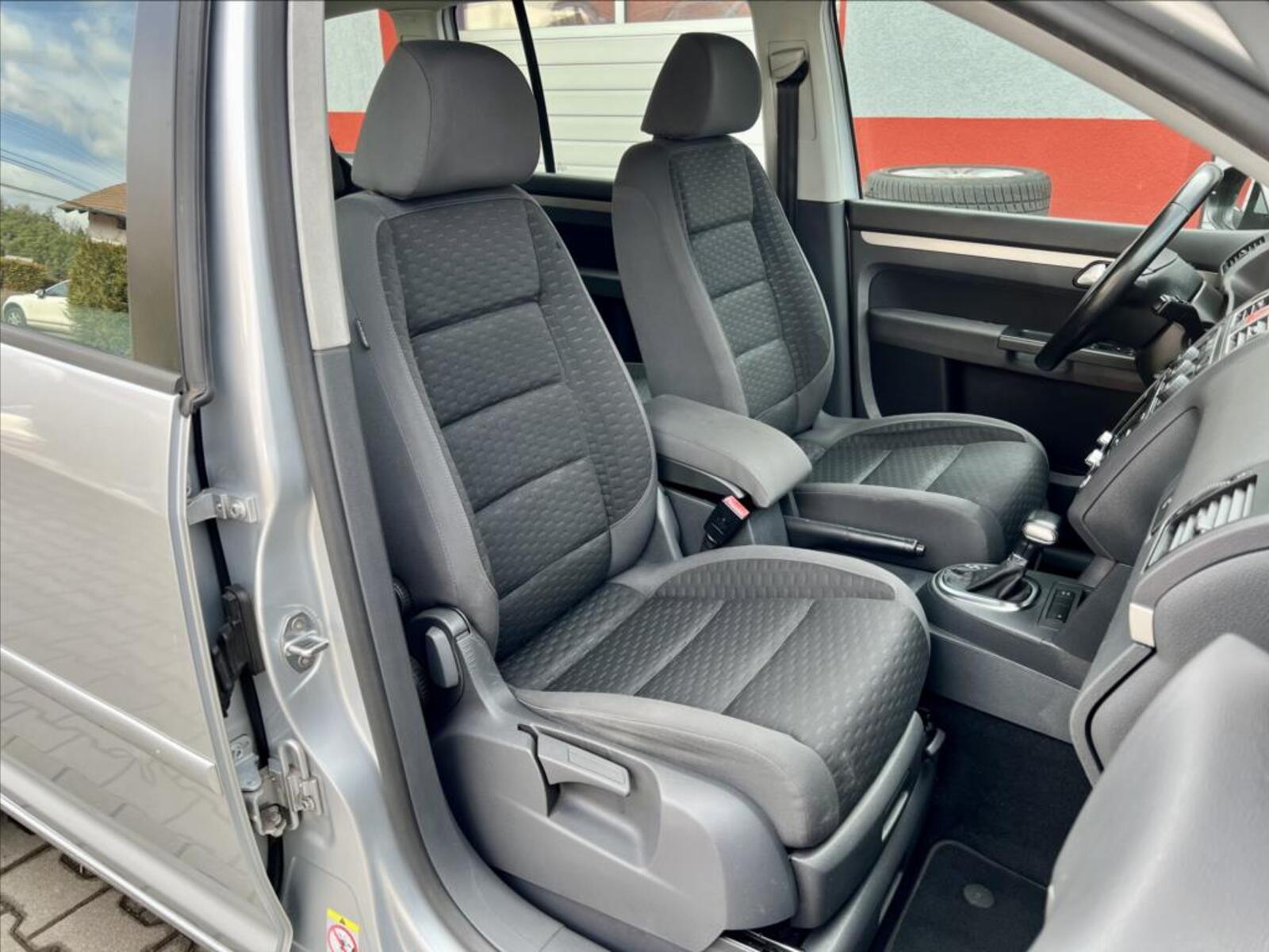 Volkswagen Touran 19