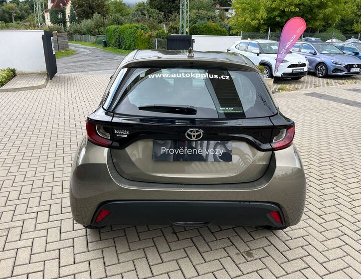 Toyota Yaris 5