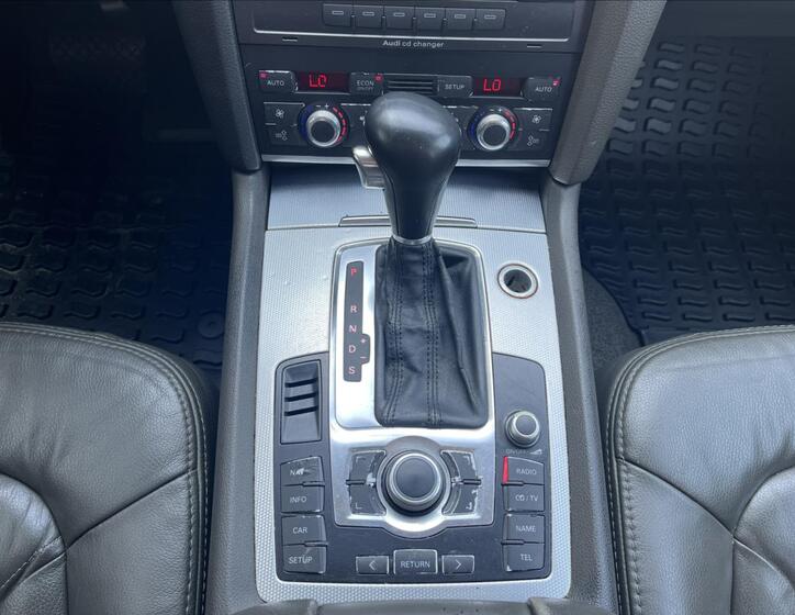 Audi Q7 15