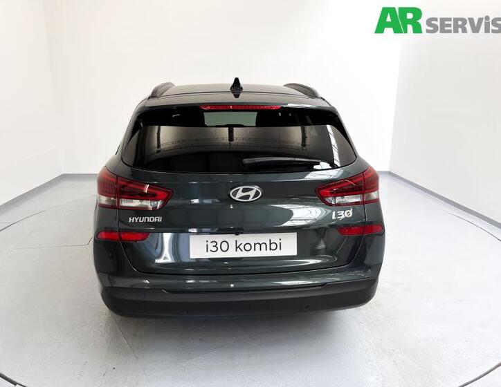 Hyundai i30 4