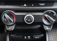 KIA Rio 13