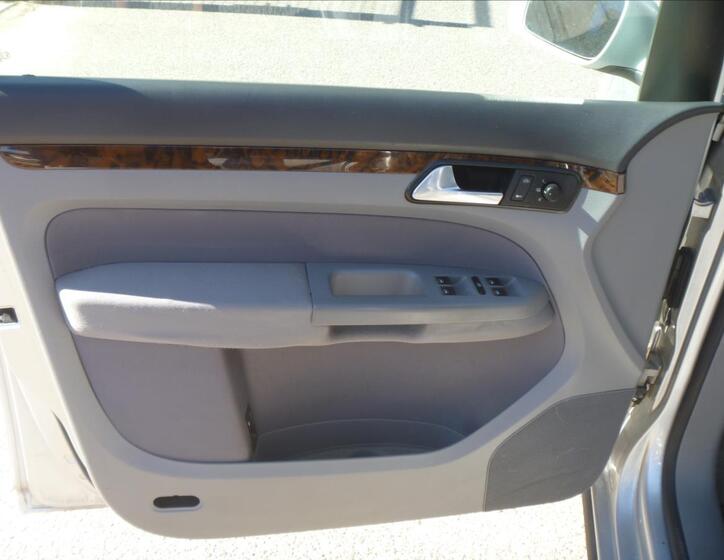 Volkswagen Touran 11