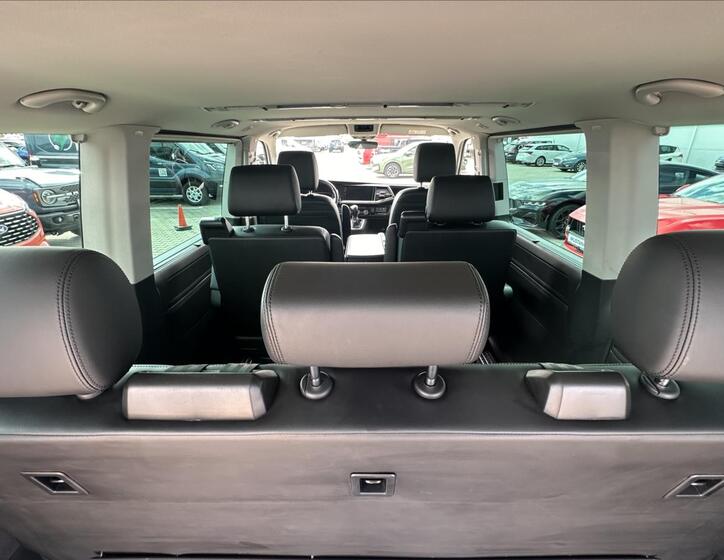 Volkswagen Multivan 13