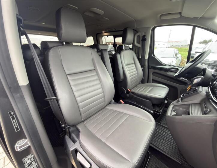 Ford Tourneo Custom 18