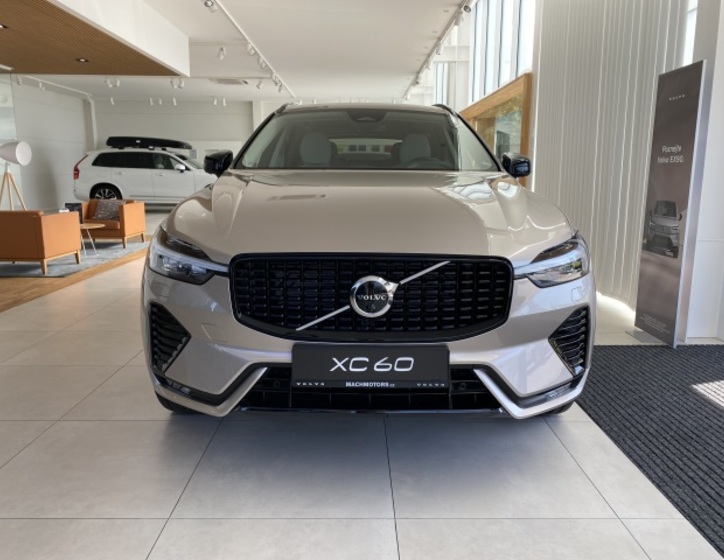 Volvo XC60 8