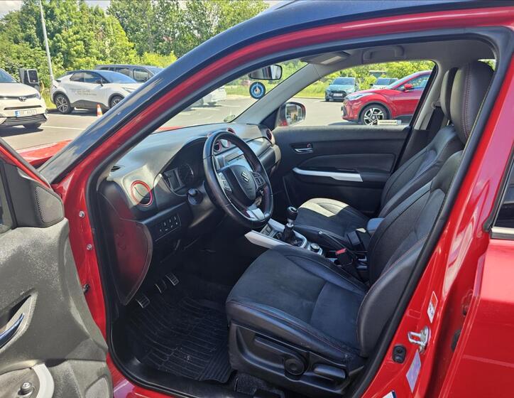 Suzuki Vitara 10