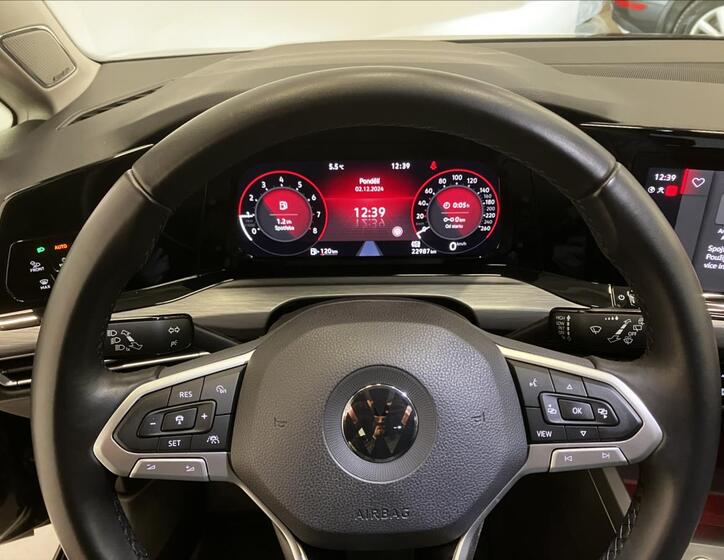 Volkswagen Golf 12