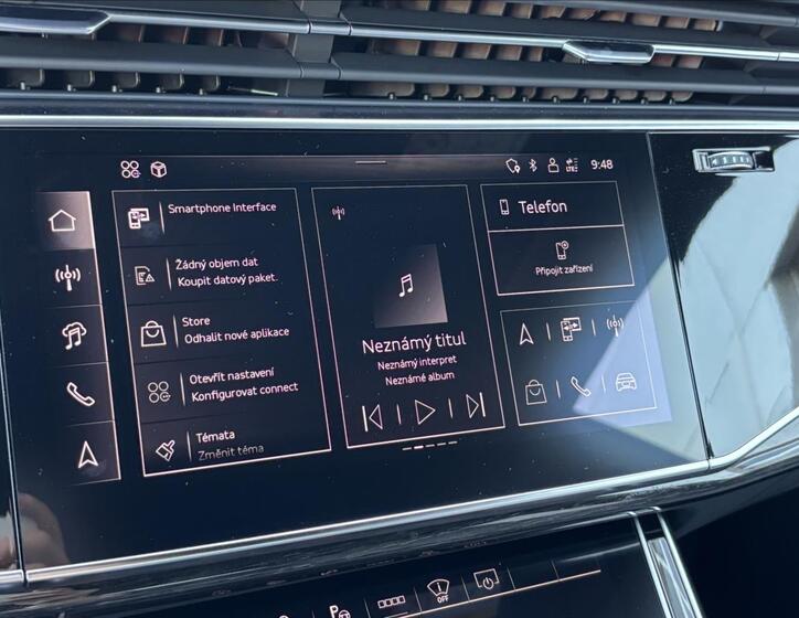 Audi Q8 40