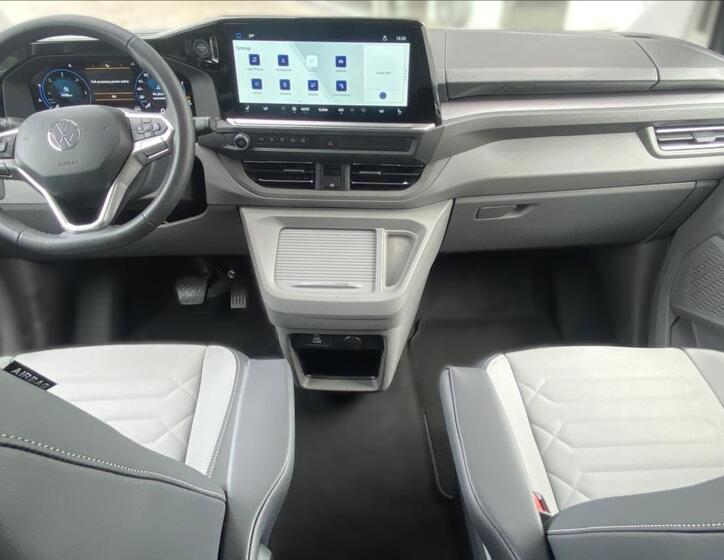 Volkswagen Caravelle 8