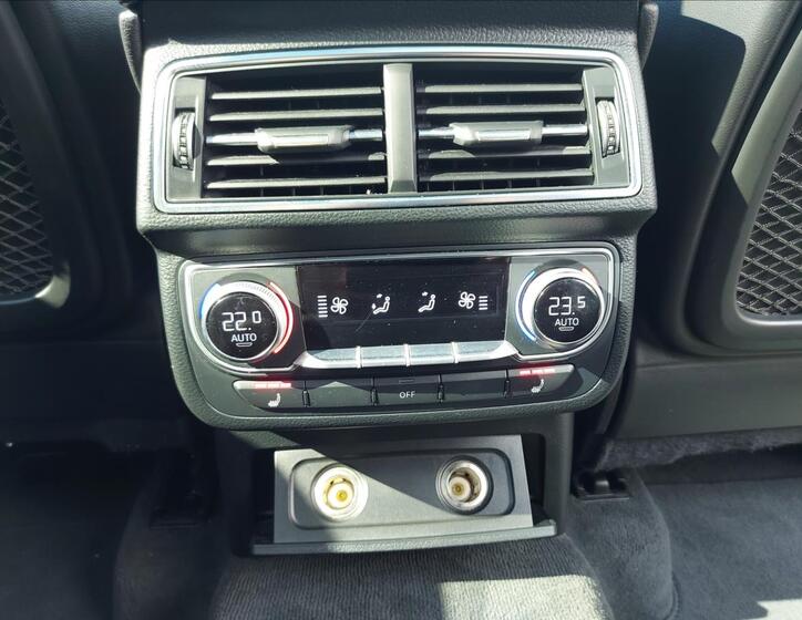 Audi Q7 32
