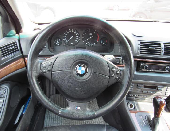 BMW Řada 5 12