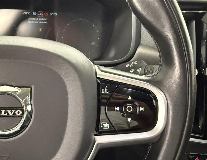 Volvo V90 14