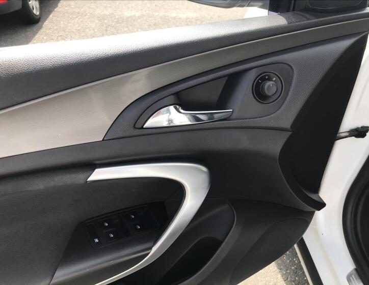 Opel Insignia 8