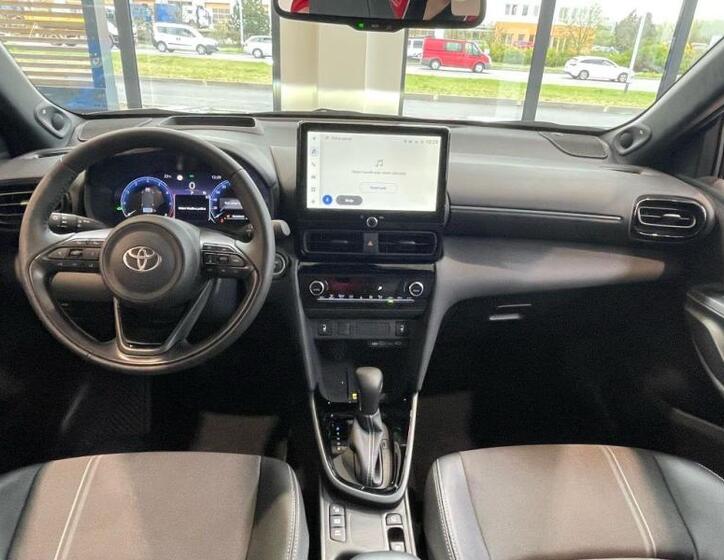 Toyota Yaris Cross 23
