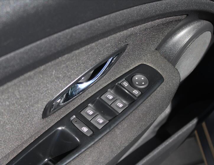Renault Fluence 16