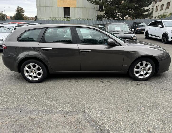 Alfa Romeo 159 12