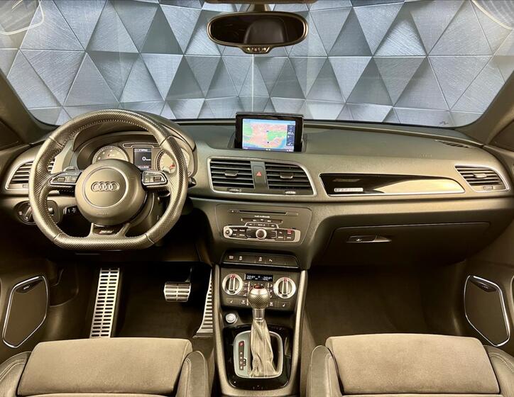 Audi RS Q3 10