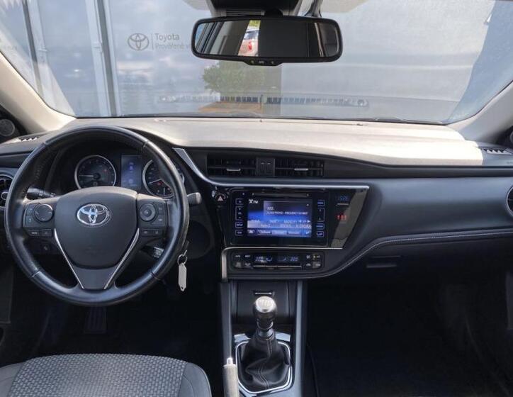 Toyota Corolla 13