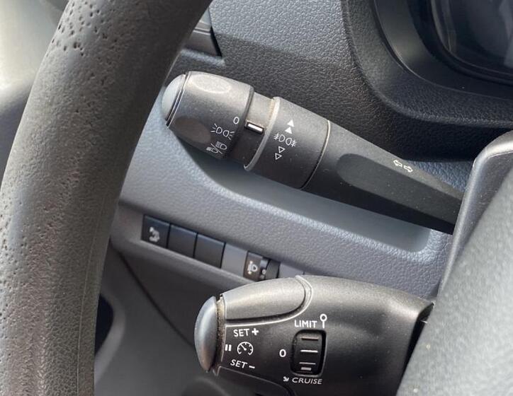 Peugeot Traveller 17