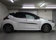 Toyota Yaris 4