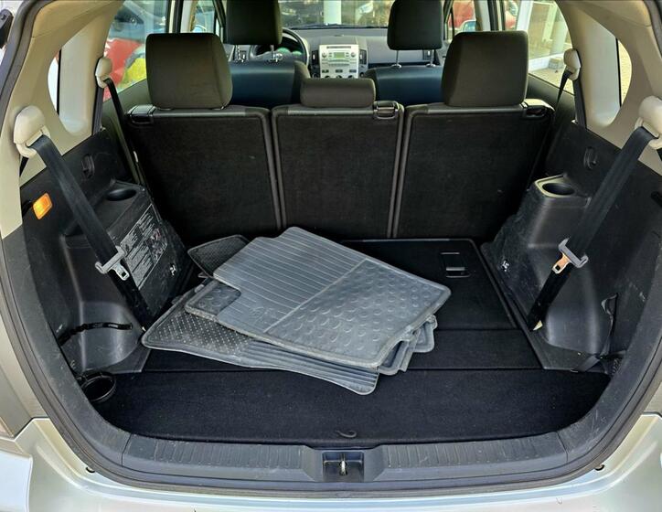 Toyota Corolla 16