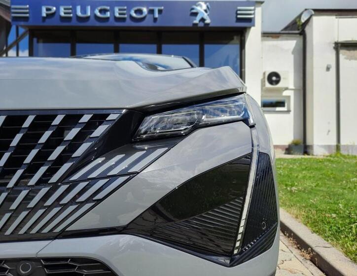 Peugeot 408 12