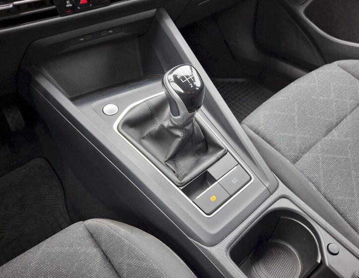 Volkswagen Golf 9