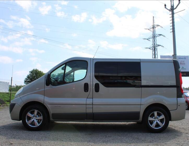 Renault Trafic 8
