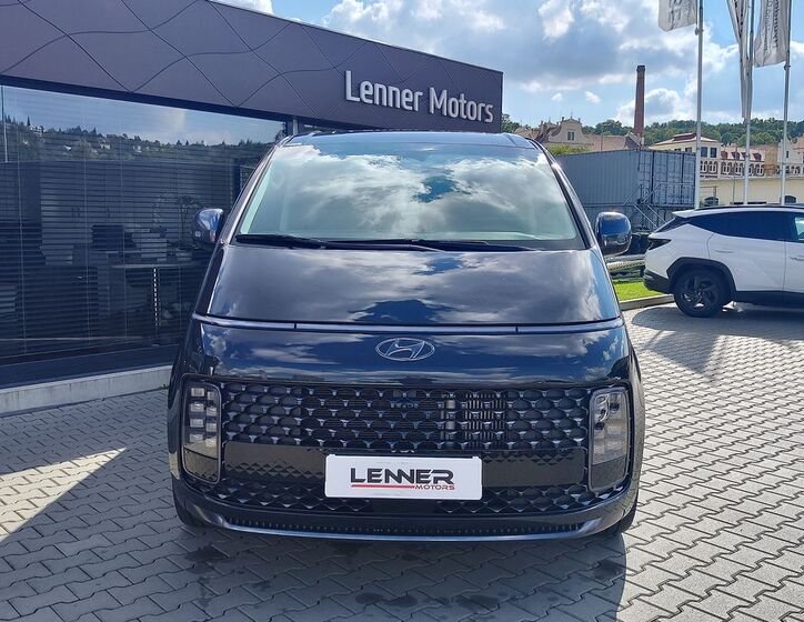 Hyundai Staria 2