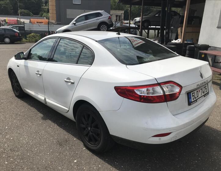 Renault Fluence 8