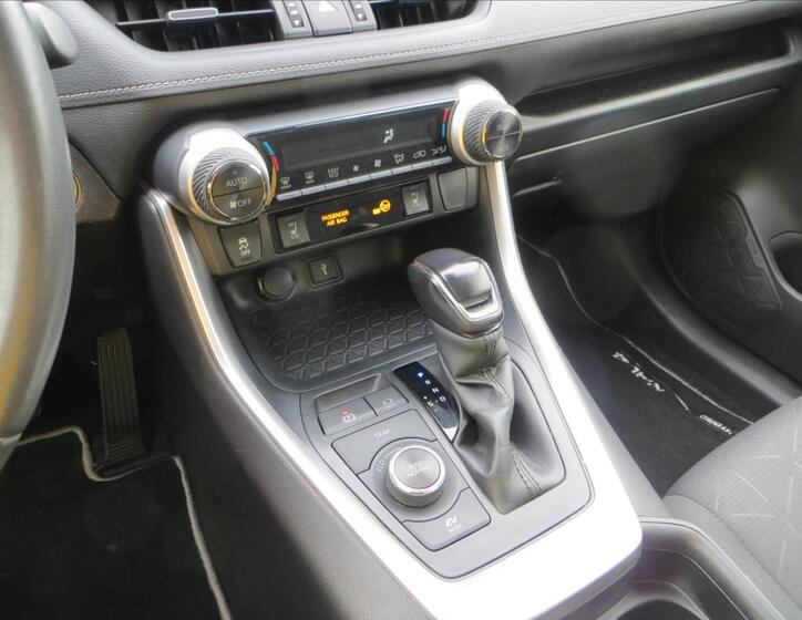 Toyota RAV4 13