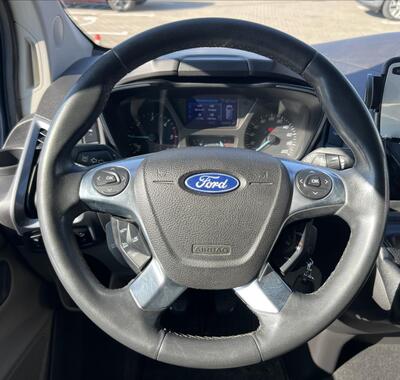 Ford Tourneo Custom 25