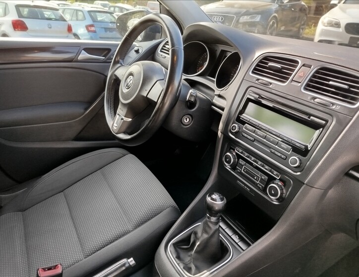 Volkswagen Golf 30