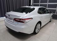 Toyota Camry 4