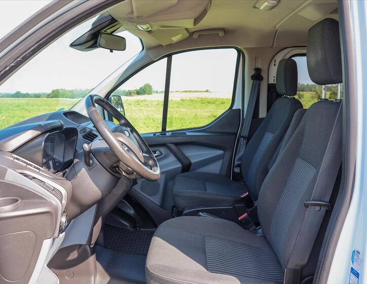 Ford Transit Custom 11