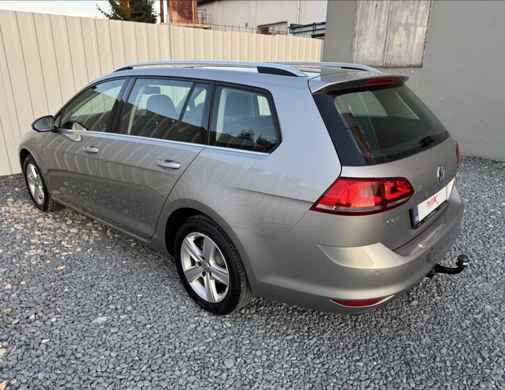 Volkswagen Golf 10