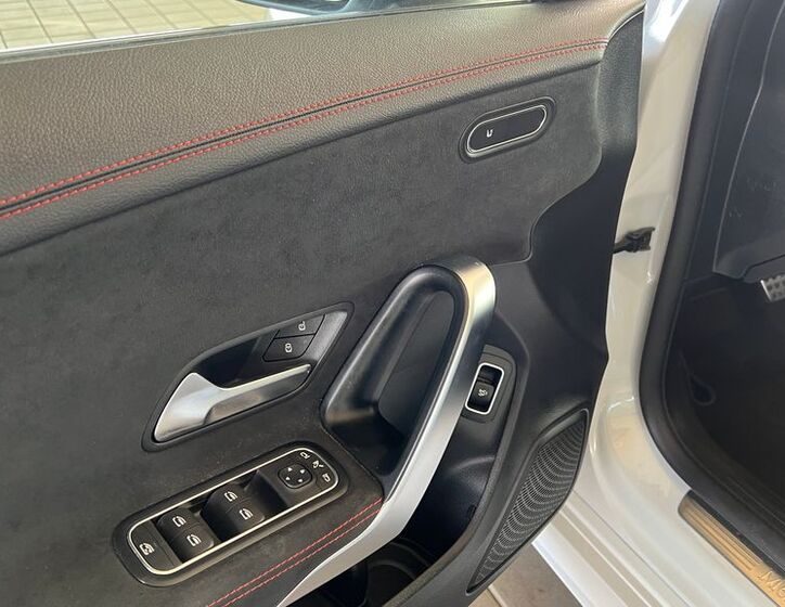 Mercedes-Benz CLA 11