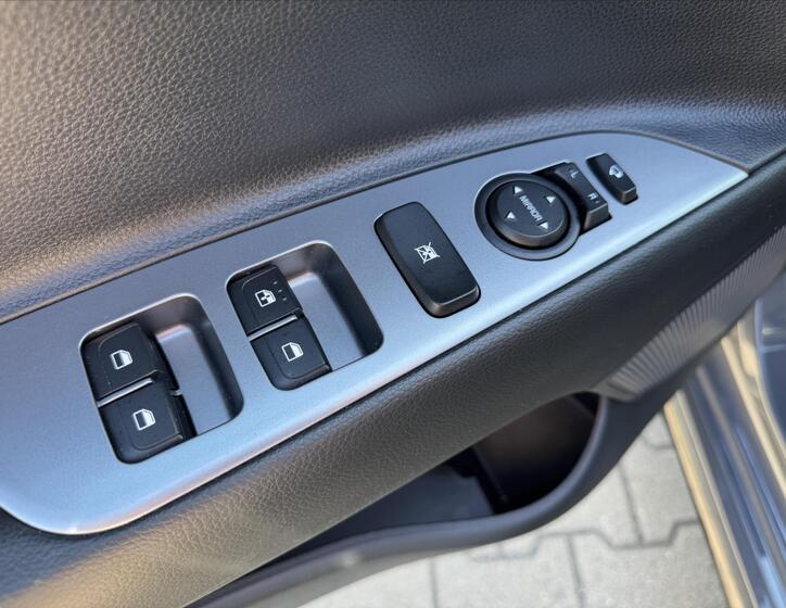 KIA Rio 11