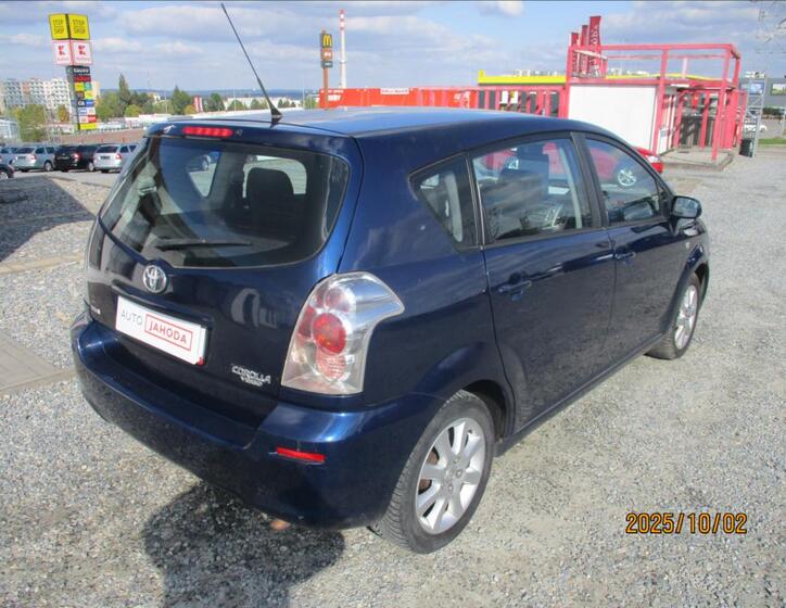 Toyota Corolla Verso 8