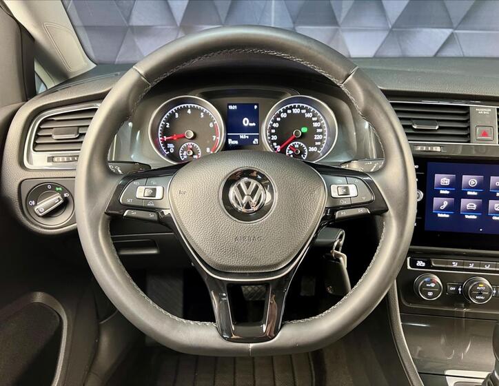 Volkswagen Golf 13