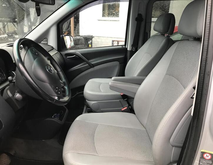 Mercedes-Benz Viano 4