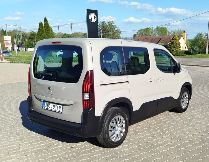 Peugeot Rifter 3