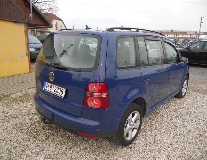 Volkswagen Touran 6