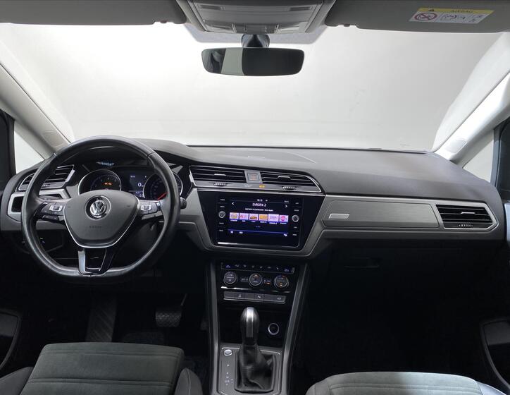 Volkswagen Touran 9