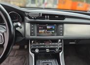 Jaguar XF 9
